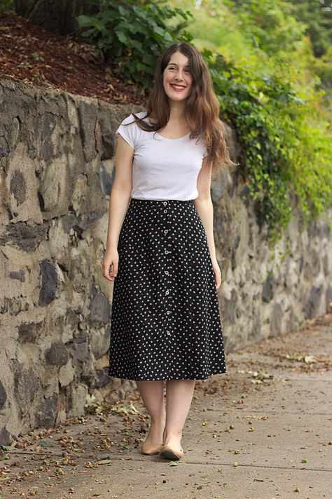 Skirt Top Outfit Western, Broderie Skirt Outfit, Skirt Western Outfits Women, Feminine Fitted A-line Skirt, Stylish Skirts Fashion, Stylish Dresses For Women Fashion, Western Tops For Women Classy, Skirt And Top Casual, Skirt And Top Outfits Classy