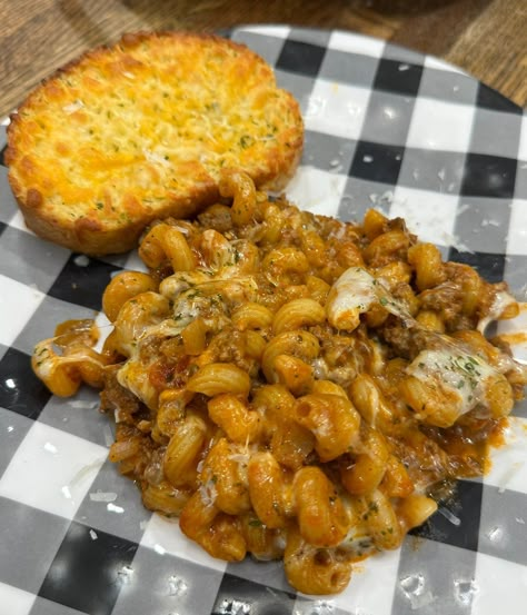 Luke Brown Cooking In The Midwest, Lasagna Hamburger Helper, Ground Meat Dinners, Ground Meat Meals, Midwest Recipes, Hidden Valley Ranch Recipes, Cooking In The Midwest, Hamburger Meals, Luke Brown