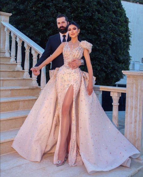 Engagement Gowns Elegant, Pink Prom Dresses Long, Dress Soiree, Bride 2023, Wedding Dresses Vintage Princess, Best Evening Dresses, Engagement Dress For Bride, Arabic Wedding, Engagement Gowns