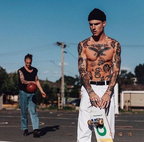 Skater Tattoos, Traditional Chest Tattoo, American Traditional Sleeve, Man With Tattoos, Small Chest Tattoos, Torso Tattoos, Tattoo Old School, Creative Tattoo, Traditional Tattoo Sleeve