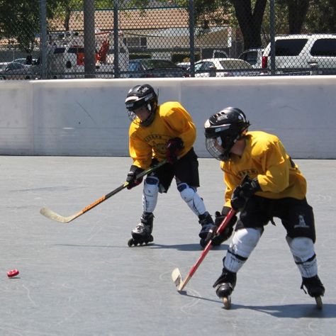 Street Hockey Skates http://www.buynowsignal.com/inline-skates/street-hockey-skates/ Oc Aesthetic, Hockey Skates, Hockey Gear, Street Hockey, Inline Skates, Inline Skating, Buying Guide, Skating, Hockey