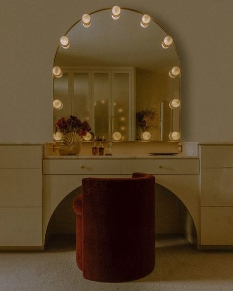 NIGHT PALM - Tiffany Howell on Instagram: "The GLAM ROOM. I wanted it to evoke feelings of romantic #hollywood nostalgia. Custom everything… 🤎, Tiffany #nightpalm Photo: @pablo.enriquez Custom mirror : @bananas_and_hammocks #design #vanity #glam" Old Hollywood Home Decor, Hollywood Glam Interior Design, Hollywood Interior Design, Night Palm, Glam Interior Design, Glam Mirror, Closet Vanity, Hollywood Homes, Custom Vanity