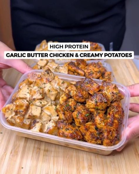 Garlic Herb Potatoes, Garlic Herb Cream Cheese, Herb Potatoes, Creamy Potatoes, Raw Chicken Breast, Protein Lunch, Healthy High Protein Meals, Garlic Butter Chicken, Calorie Recipes