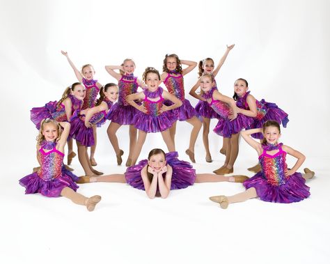 Buddy Pictures, Kids Birthday Party Activities, Dance Pics, Dance Pose, Dance Picture Poses, Dance Inspiration, Dance Photo, Dance Photography Poses, Group Dance