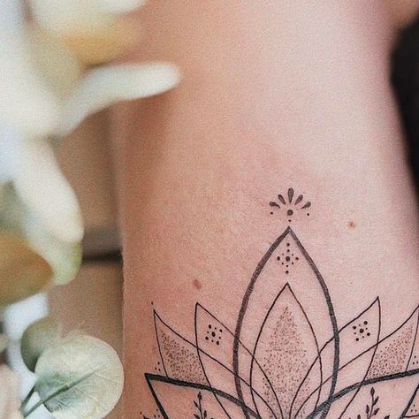 • KAL♡N TATTOO ☾ • on Instagram: "Une fleur de lotus stylisée pour le premier tatouage de Fanny, avec un peu d’ornemental également et le tout en fineline, quelques lignes plus épaisses pour donner du contraste. Merci pour ta confiance ✨
.
#finelinetattoo #bretagne #frenchtattooartist #ornementaltattoo #mandalatattoo #blackandgreytattoo #mehnditattoo #quimpertattoo #rennestattoo" N Tattoo, Gothic Tattoo, Beautiful Tattoo, Next Tattoo, Tattoo Idea, Tattoo On, Tattoos For Guys, Cool Tattoos, Tattoo Ideas