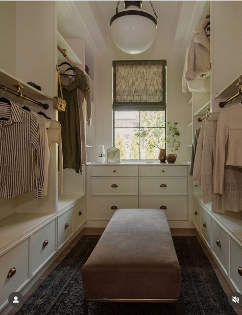 Office And Closet Combo Room, Closet With Vanity, Walkin Closets Design, Primary Closet, Built In Dresser, Modern Closet, Closet Layout, Small Closets, Traditional Bedroom