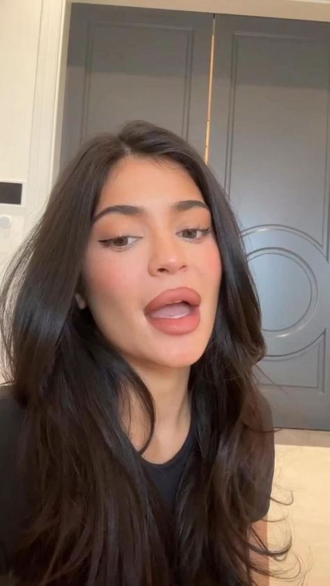 Classy Eyeliner, Kylie Jenner Eyebrows, Stylizacje Kylie Jenner, Kylie Jenner Face, Kylie Jenner Icons, Kily Jenner, Kylie Jenner Gif, Kylie Hair, Kylie Jenner Photoshoot