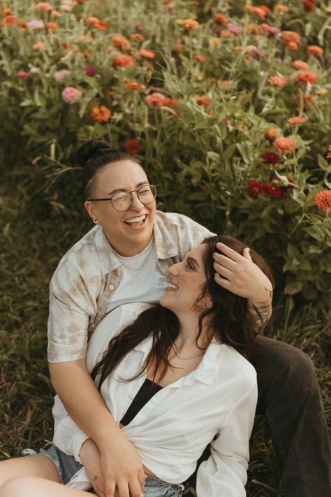 gay engagement session + couples photos outfit inspo + wildflowers + lesbian engagement session inspo + candid photos Engagement Pictures Lesbian, Wlw Engagement Photos, Lesbian Engagement Pictures, Lesbian Engagement Photos, Lesbian Engagement, Lgbtq Couples, Summer Shoot, Engagement Session Posing, Thanksgiving Photos