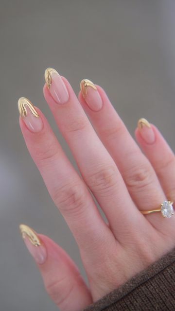 Gold Tip Chrome Nails, Gold Drip French Tip Nails, Nails With Gold Detailing, Gold Chrome Swirl Nails, Gold Fade Nails, Gold 3d Chrome Nails, 3d Gold Chrome Nails, Nail Gold Design, Gold Accented Nail Inspiration