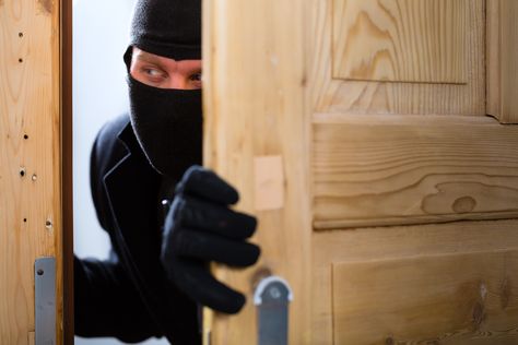 #theft #robber violation of private property #robbery #5K #wallpaper #hdwallpaper #desktop Home Security Tips, Security Screen, Cool Lock, Daniel Fast, Security Tips, Self Storage, Home Defense, Home Safety, Home Security Systems