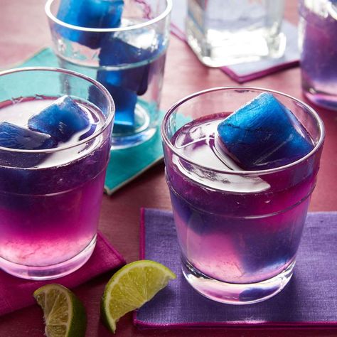 Booze Recipes, Purple Foods, Mixology 101, Homemade Margaritas, Butterfly Pea Tea, Blue Drinks, Artificial Food, Margarita Mix, Tea Cocktails