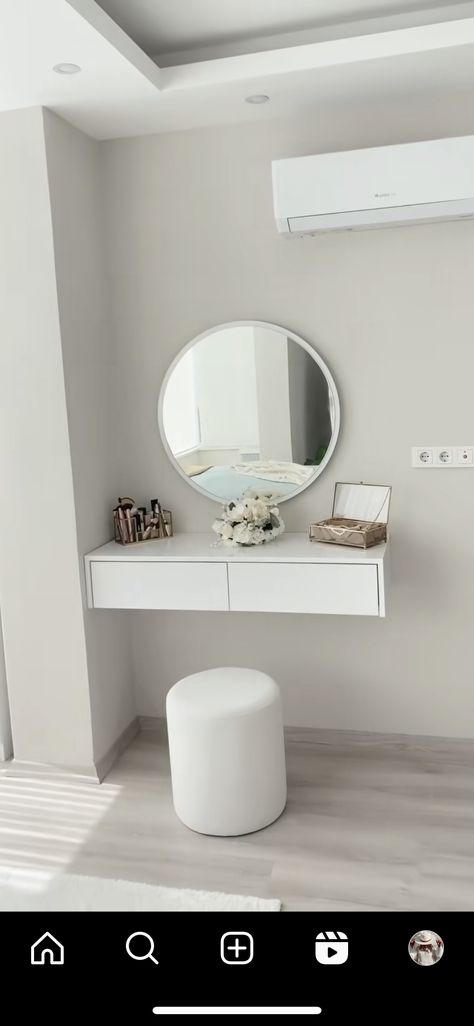 Floating Vanity Bedroom, Floating Makeup Vanity, Dressing Ikea, Beautiful Bedroom Colors, Minimalist Vanity, Vanity Bedroom, Room Redesign, A&b Home, Vanity Design