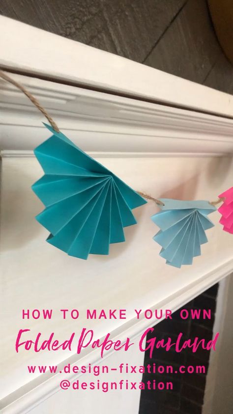 Girnaldas Diy Paper Garland, Bahasa Jepun, Fleurs Diy, Diy Event, Folded Paper, Diy Birthday Decorations, Diy Garland, Paper Fans, Paper Garland