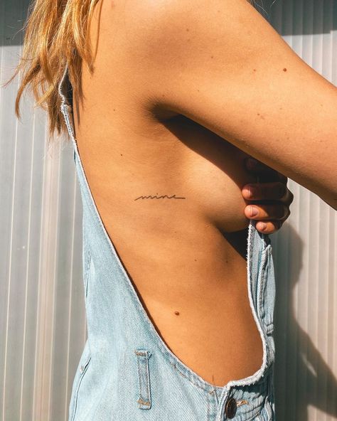 Female Rib Tattoos, Fine Line Back Tattoo, Rib Tattoo Placements, Tattoo Rib, Tattoo Ribs, Small Words Tattoo, Small Rib Tattoos, Tattoos On Side Ribs, Second Tattoo