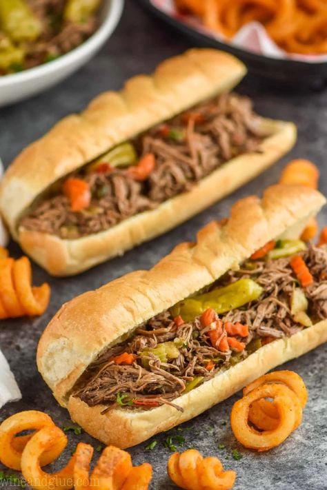 Our family loves these Crock Pot Italian Beef Sandwiches. With only 10 minutes of hands on time, they are the perfect easy weeknight dinner! Rueben Bake, Italian Beef Recipe, Italian Beef Crockpot, Italian Beef Recipes, Slow Cooker Italian Beef, Beef Steaks, Italian Beef Sandwiches, Potato Wedges Baked, Crockpot Lasagna