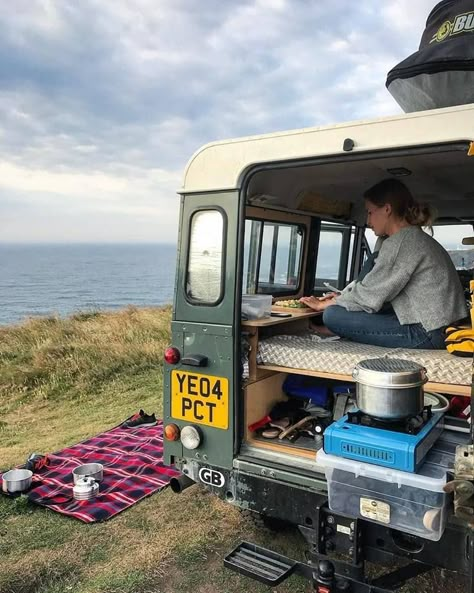 Land Rover Camping, Defender Camper, Bus Life, Van Living, Travel Van, Best Cars, Gap Year, Camping Life, Camping Car