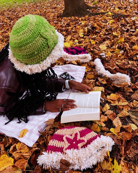 Star Fuzz Beaniez ⭐️ I really love the outcome of my mini photoshoot with my sister 🤭💕 #crochet #aesthetic #autumn #explore #crochetaddict #smallbusiness #exploremore #ootd #slowfashion #explorepage #crochetcoutureuk Crochet Photoshoot Ideas, Crochet Girlies, Crochet Photoshoot, Mini Photoshoot, Crochet Aesthetic, Aesthetic Autumn, My Sister, Slow Fashion, Ootd