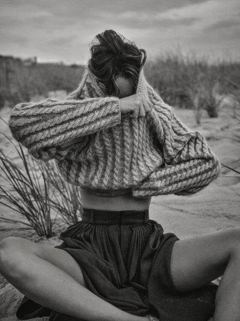 Beach Fashion Editorial, Winter Editorial, Minimalist Fashion Photography, Beach Editorial, Summer Shoot, Winter Beach, Vogue Spain, Editorial Shoot, Test Shoot