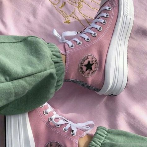 Pink Green Aesthetic, Cosmo And Wanda, Lauren Asher, Soft Things, Bg Design, Aesthetic Pastel, Aesthetic Shoes, Aesthetic Pink, Style Pink