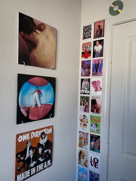 Harry Styles Bathroom Decor, Harry Styles Apartment Decor, Harry Styles Themed Bedroom, Harrie Room Aesthetic, Harry Styles Home Decor, Harry Styles Room Decor Ideas, Harry Styles Aesthetic Bedroom, Harry Styles Bedroom Decor, Harry Room Decor