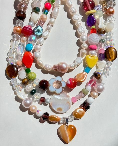 Once in a while we make random, limited things we love at our New York studio ⭐️ Fixing our sweet tooth with these 𝓞𝖗𝖌𝖆𝖓𝖎𝖈 BONBON Candy Necklaces..🤤🍬🌈 This special one-off drop is handmade with all semi-precious and precious stones such as natural agates, tiger’s eye gemstone, mother of pearls, and vintage glass beads we collect over the years🌞 naturally limited quantities for these healthy “sweets” 😆 all measure at approximately 16” long. Chunky Bead Necklaces Aesthetic, Clutter Necklace Y2k, Cool Pearl Necklace, Cool Beaded Necklaces, Maxamilist Jewelry, Glass Beaded Necklace, Hsr Redesign, Craft Moodboard, Chunky Beaded Necklace