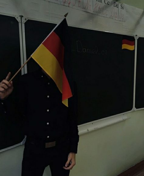 German Flag Aesthetic, Deutschland Aesthetic, Ww2 Uniforms, Ww2 Soldiers, Germany Ww2, German People, Germany Flag, German Soldiers Ww2, German Flag