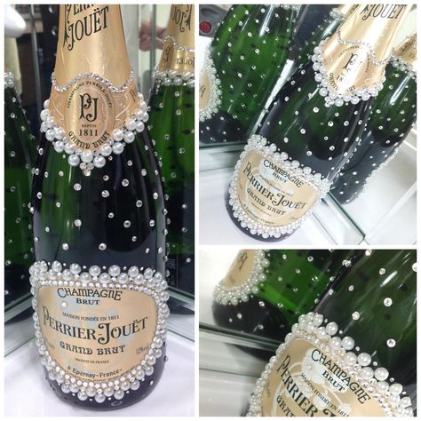 Brindis Bottles Decoration, Pearl Wine Bottles, Champagne Bottles Decoration, Decorative Champagne Bottles, Bedazzled Wine Bottle, Champagne Bottle Centerpiece Ideas, Pearl Bottle Decoration, Champagne Wedding Gift, Decorated Champagne Bottles Graduation