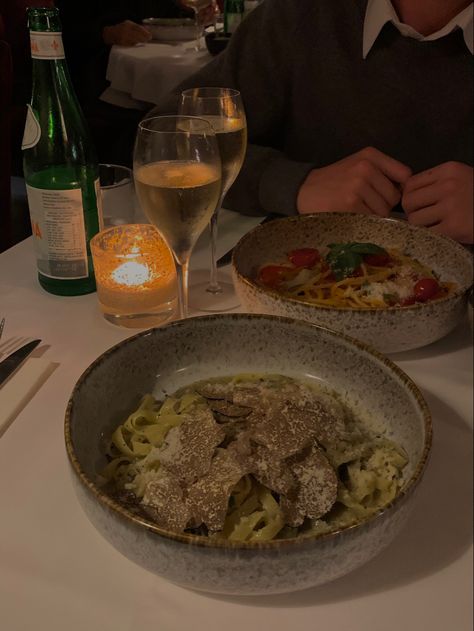 #nightlife #aesthetic #pasta #datenight #dateideas #romantic Dinner Boyfriend Aesthetic, Pasta Date Night Aesthetic, Chef Boyfriend Aesthetic, Pasta Date Aesthetic, Romantic Restaurant Date, Dinner With Boyfriend Aesthetic, Couple Dinner Date Aesthetic, Romantic Dinner Aesthetic, Meanie Svt