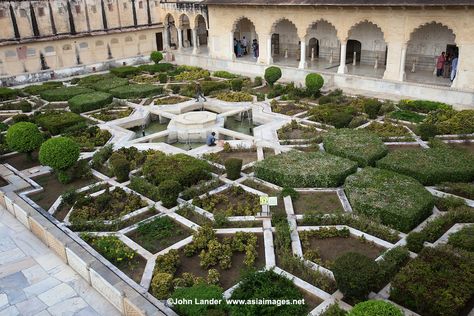 Mughal Garden at Amer Fort is a geometrical garden which is also known as Charbagh. It is called a Mughal garden because of the Islamic design of the surrounding buildings and the garden's style itself. Islamic Architecture Landscape, Islamic Landscape Design, Geometric Garden Design, Islamic Landscape, Moorish Garden, Islamic Gardens, Arabic Garden, Islamic Garden, Islamic Interior