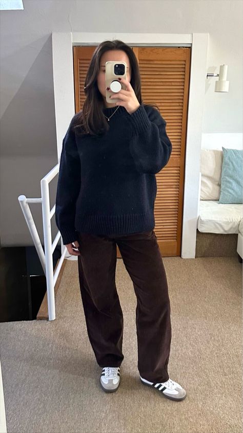 BAGGY DAD CORD curated on LTK Courderoy Pants Outfits Women, Minimalist Winter Outfit, Outfit Converse, Corduroy Pants Outfit, Corduroy Pants Women, Cute Modest Outfits, Winter Fashion Coats, Winter Outfit Inspiration, Women's Casual Style