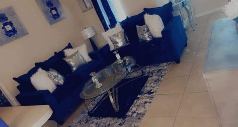 Royal Blue Living Room Decor Ideas, Royal Blue And Silver Living Room Ideas, Blue Apartment Decor Living Room, Royal Blue House Decor, Royal Blue And Grey Living Room, Black And Blue Living Room Decor, Apartment Decorating Blue, Royal Blue Living Room Decor, Royal Blue Living Room