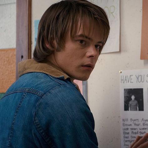 Stranger Things Icon, Stranger Things Jonathan, Charlie Heaton, Dear World, Joyce Byers, Jonathan Byers, Aesthetic Doctor, Nancy Wheeler, Tv Icon