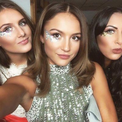 Face And Body Glitter Ideas, Festival Hair And Makeup Ideas, Wedding Face Painting, Easy Face Glitter Ideas, Face Paint Ideas Adults, Wedding Face Paint, Glitter Face Makeup Festival, Glitterbox Party, Festival Glitter Looks