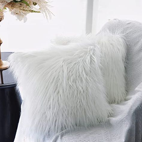 White Fur Throw, White Fur Pillow, Fluffy Throw Pillows, Fuzzy Pillows, Car Home Decor, Couch Bedroom, White Throw Blanket, Faux Fur Pillow, Fur Pillow