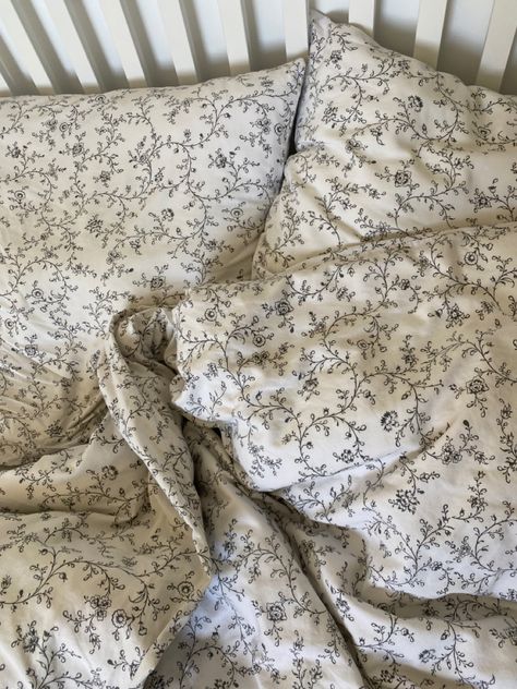 Ikea Floral Bedding, Ikea Bedding Aesthetic, Cute Bed Spreads Aesthetic, Ikea Bed Sheets, Ikea Bedsheets, Bedding Ikea, Ikea Sheets, Dark Aesthetic Room, Ikea Aesthetic