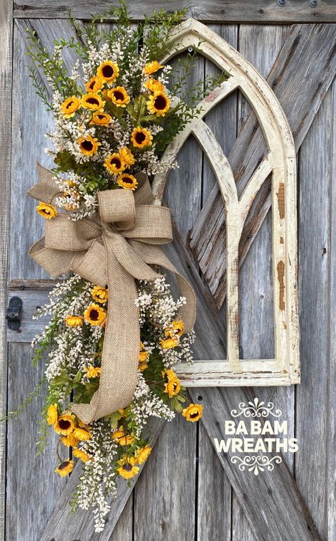 Sunflower Diy Crafts Wall Art, Sunflowers Decor, Diy Fall Wreath Ideas, Sunflower Wreath Diy, Fall Wreath Ideas, Easter Porch Decor, Wall Arch, Sunflower Home Decor, Sunflower Wall Decor