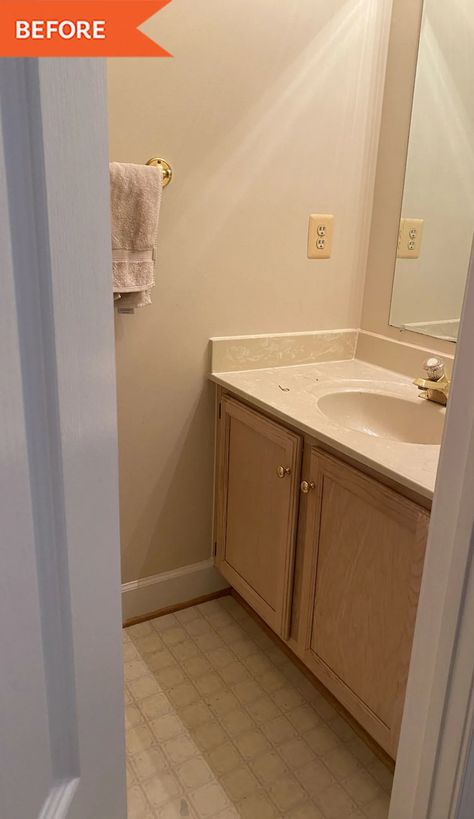 There’s nothing wrong with soft beige, but when every surface of a room is a buttery tan color, it can be a bit boring on the eyes. DIYer and home blogger Sana Faheem (@lively_lair)’s basement bathroom, an un-upgraded room from the year her house was built in 1993, certainly felt that way. Beige Countertops Bathroom, Beige Bathroom Ideas Color Combos, Beige Bathroom Countertop, Beige Wall Bathroom, Beige Bathroom Floor, Green Powder Room, Beige Tile Bathroom, Powder Room Paint Colors, Powder Room Redo