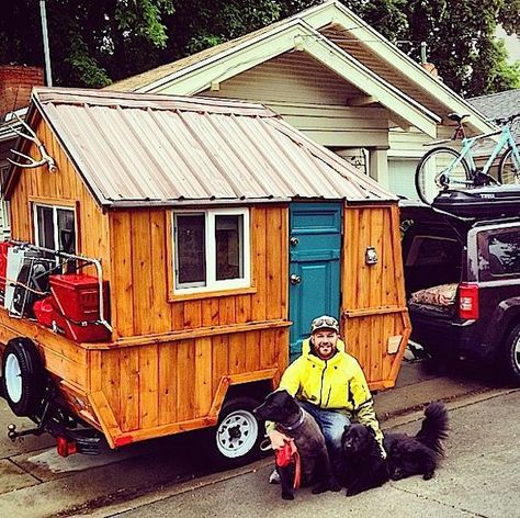 If you’ve been looking for a tiny home you can take with you, travel with, and go on adventures with. Then you might want to consider a micro cabin like this one. It still has that cabin look… Micro Camper Diy, Micro Cabin, Dutch Kitchen, Homemade Camper, Kombi Motorhome, Camper Build, Tent Camping Hacks, Diy Camper Trailer, Pop Up Trailer