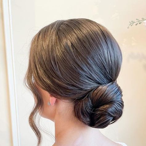 Close Hairstyles For Wedding, Closed Hairstyles, Fine Hair Bun, Tight Bun Hairstyles, Tight Hairstyle, Hairstyle Wedding Bridesmaid, 2023 Brides, Low Bun Wedding Hair, Thicker Longer Hair