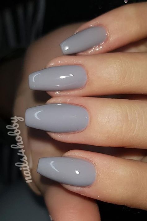 Gray Nail Ideas Acrylic, Gray Ombre Nails, Black And Gray Nails, Nail Art Gris, Pink And Grey Nails, Gray Nail Art, Solid Color Acrylic Nails, Gray Nail, Grey Acrylic Nails