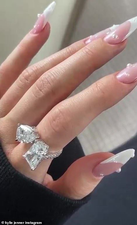 Kylie Jenner Rings Diamond, Kylie Jenner Wedding Ring, Kylie Jenner Diamonds, Kylie Jenner Engagement Ring, Kylie Ring, Kylie Jenner Jewelry, Kylie Jenner Accessories, Kylie Jenner Rings, Kylie Kenner