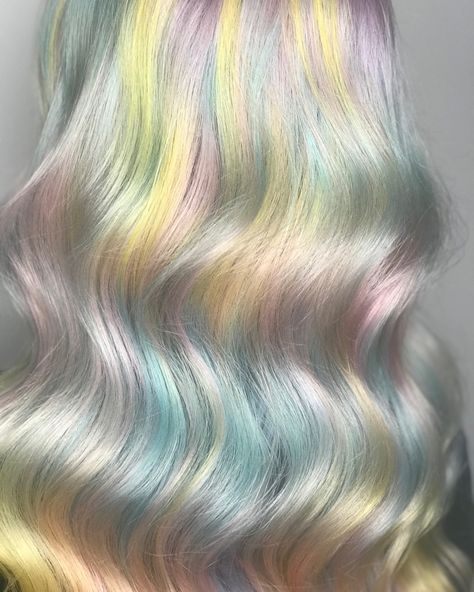 Kaleidoscope Hair Is the Watercolor Take on Rainbow Dye Jobs | Allure Kaleidoscope Hair, New Year Hair, All Hair Colors, Pastel Rainbow Hair, Dyed Hair Pastel, Latest Hair Color, Rainbow Hair Color, Colors Hair, Hair Color Crazy