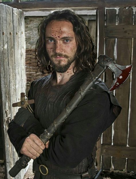 Athelstan - the most relatable character in the Viking series Athelstan Vikings, Ragnar Vikings, Viking Wallpaper, History Channel Vikings, George Blagden, Ragnar Lothbrok Vikings, Vikings Show, Vikings Season, Viking Series