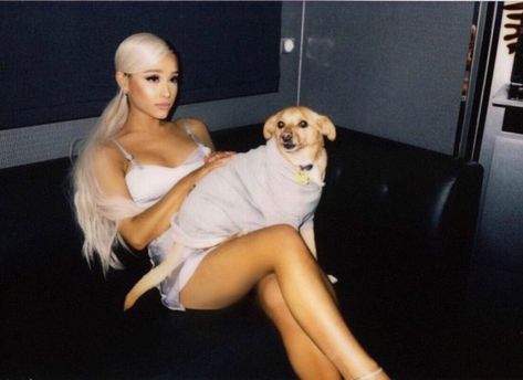 Ariana Grande and Toulouse BTS of No Tears Left To Cry (Part 1 out now!) Illusion Fotografie, Ariana Grande Wallpapers, Sam & Cat, Ariana Grande Sweetener, Ariana Grande Outfits, Ariana Grande Fans, Ariana Grande Cute, Ariana Grande Style, Ariana Grande Wallpaper