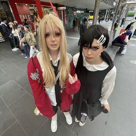 Cosplay Duo Ideas Anime, Duo Cosplay Anime, Anime Duo Costumes, Cosplay Duo Ideas, Kobeni And Power, Netball Hairstyles, Duo Cosplay Ideas, Power And Kobeni, Cosplay Duos