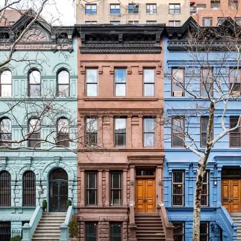 Due to the short-term rental registration law, going into effect in New York City this month, visitors will have less accommodation options. Upper West Side Manhattan, Different House Styles, Rental Application, Cost To Build, Upper West Side, Construction Cost, Row House, Manhattan New York, Architectural Features