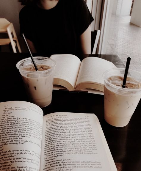 Coffee Dates Aesthetic, Aesthetic Starbucks, An Open Book, Coffee Shop Aesthetic, Sticky Toffee Pudding, Autumn Ideas, Shop Aesthetic, Love Anniversary Quotes, Friends Diy