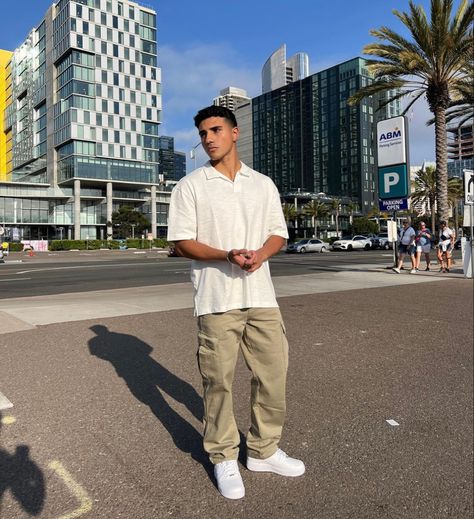 Outfits With Air Force Ones Men, Tall Guy Outfits Mens Fashion, Dubai Men Outfit, Miami Outfits Men, Miami Mens Fashion, Night Out Outfit Men, White Polo Shirt Outfit, Air Force 1 Outfit Men, Polo Shirt Outfits