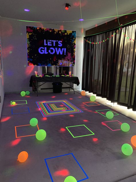 Neon Tape Dance Floor, Glow Tape Ideas, Neon Tape Ideas, Neon Party Games, Glow Dance Party, Neon Party Ideas, Neon Dance Party, Neon Balloons, Glow Dance