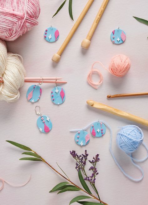 How to make stitch markers Diy Stitch Markers, Clay Stitch Markers, Clay Stitch, Rolling Pin Crafts, Black Forest Cupcakes, Diy Stitch, Make Your Own Clay, Mollie Makes, Bee Embroidery